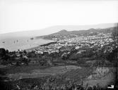 Panorâmica da baía e cidade do Funchal vista da Freguesia de Santa Maria Maior, entre o sítio do caminho do Acciaiuoli e o caminho do Palheiro 