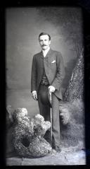 Retrato de J. H. Boughton Leigl (corpo inteiro)