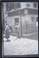 Polícia sinaleiro, na rua do Comércio (atual rrua dos Ferreiros), Freguesia da Sé, Concelho do Funchal
