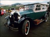 Automóvel Dodge Brothers (1926) de Jorge Miranda, estacionado num parque de contentores na Freguesia de São Martinho, Concelho do Funchal, no 7.º Raid Diário de Notícias 